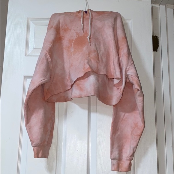 Gildan Jackets & Blazers - ♡︎ 𝙲𝚛𝚘𝚙𝚙𝚎𝚍 𝚂𝚠𝚎𝚊𝚝𝚜𝚑𝚒𝚛𝚝